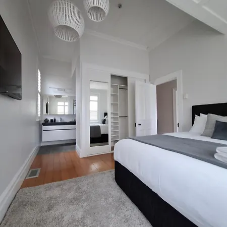 Grafton House Villa Oasis, Central Auckland